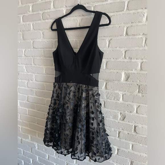 XSCAPE A-Line Black Dress with Floral Detailing, Size 8. - Picture 4 of 9